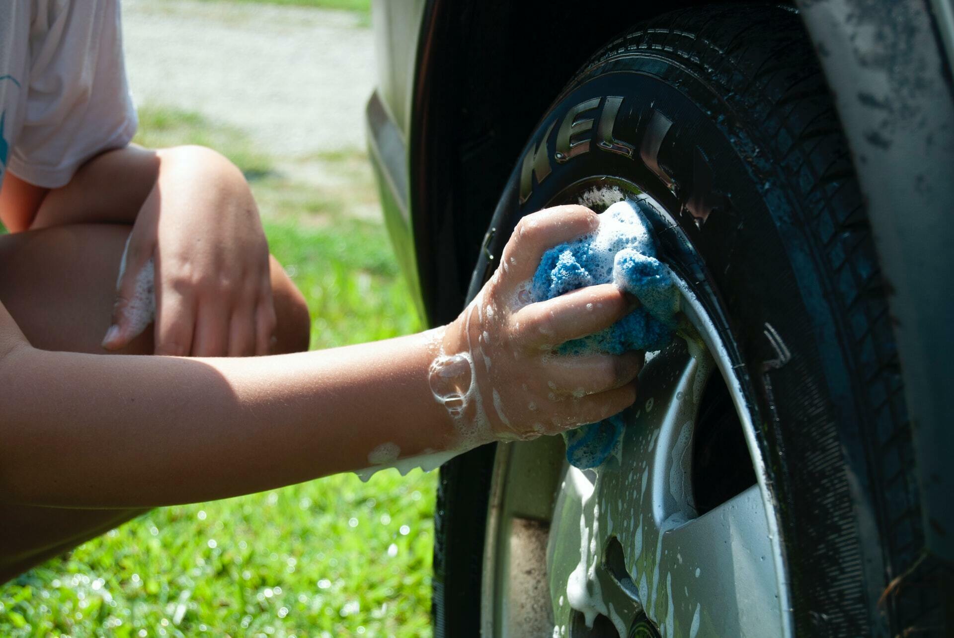 5 Tips for Washing Your Car Yourself 5 pic4