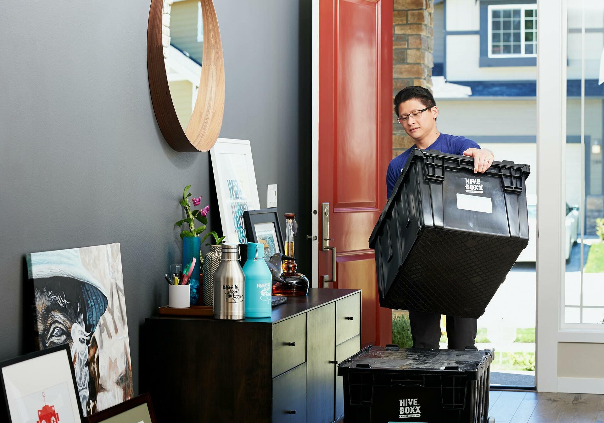 How to Stay Comfortable During a Big Move 5 hiveboxx mYxzG5NwDNs unsplash 1