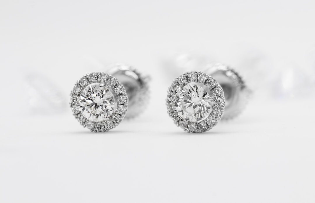 14K Lab-Grown Diamond Stud Earrings: Beauty Meets Sustainability 1 img